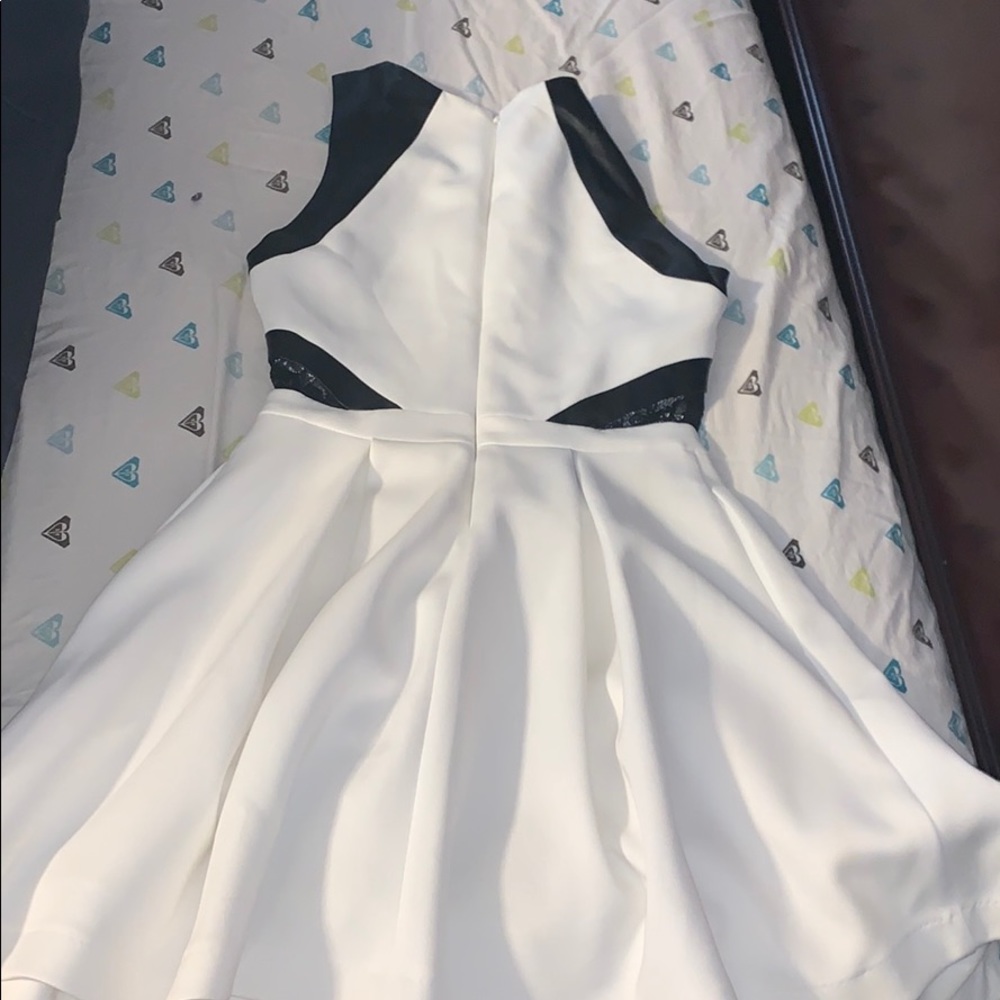 Dress - Picture 2 of 2